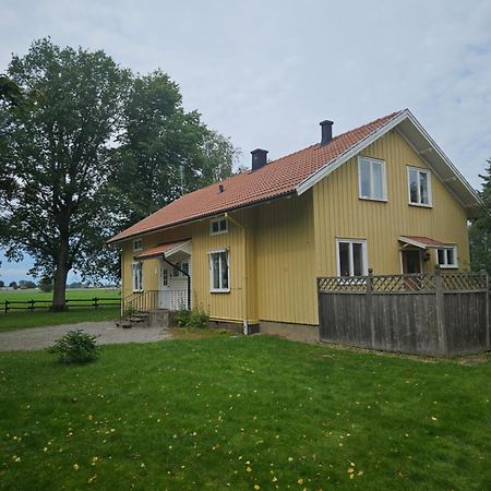 Oernsro Boende Och Staellplatser Скара Номер фото
